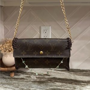 AUTHENTIC Revamped Louis Vuitton Wallet with Removable Chain